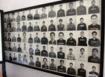Кхмеры документировали всех заключенных. В 1979 году фотографии и досье сепарировались, так что на сегодняшний день трудно установить имена людей на фотографиях