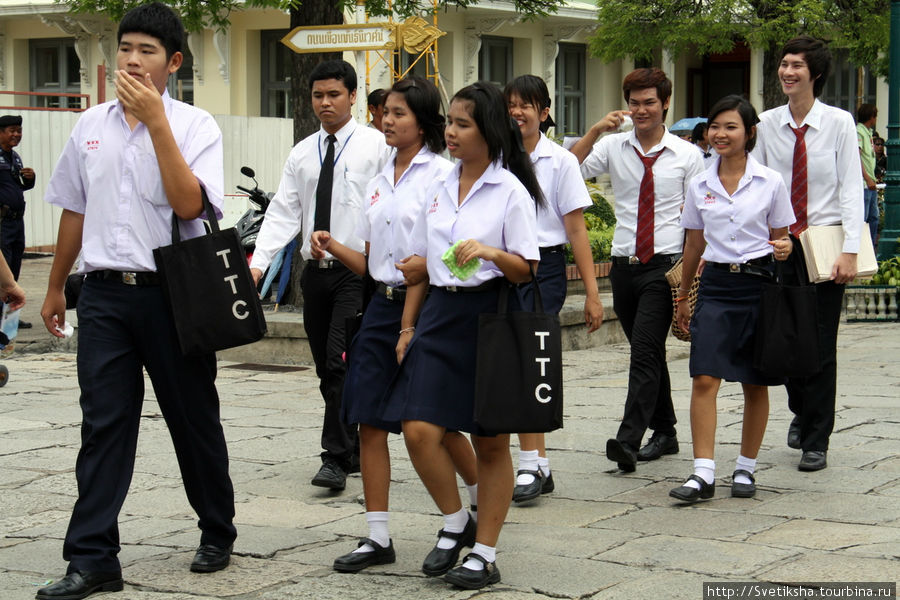 Школьники на экскурсии Бангкок, Таиланд