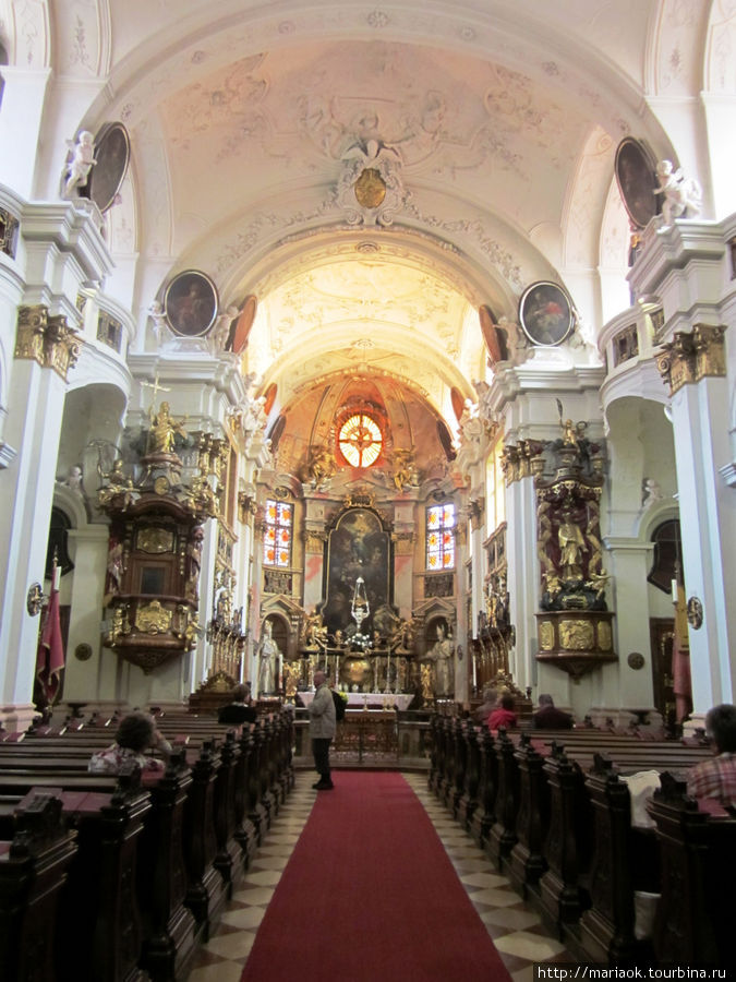 Церковь  Мари-Химмельфальт Дюрнштайн, Австрия