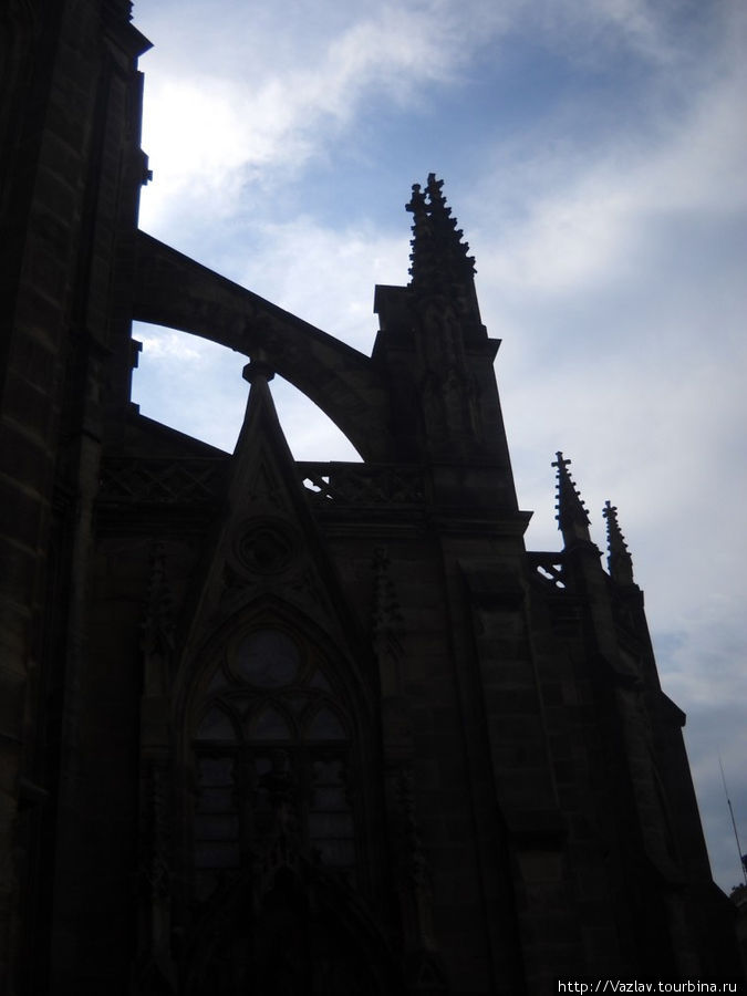 Готика в чистом виде Сан-Себастьян, Испания Готика в чистом виде Сан-Себастьян, Испания