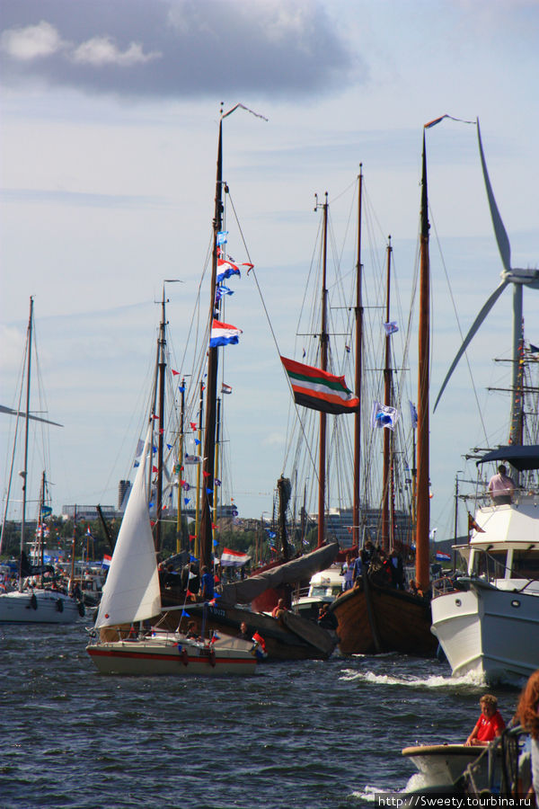 Международный фестиваль кораблей в Амстердаме 2010 Амстердам, Нидерланды