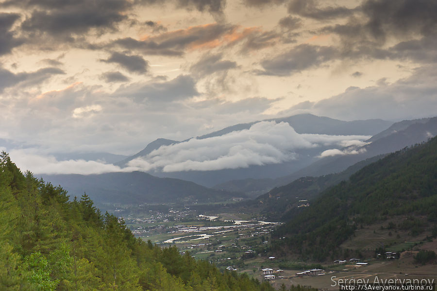 Бумтанг на закате Бутан