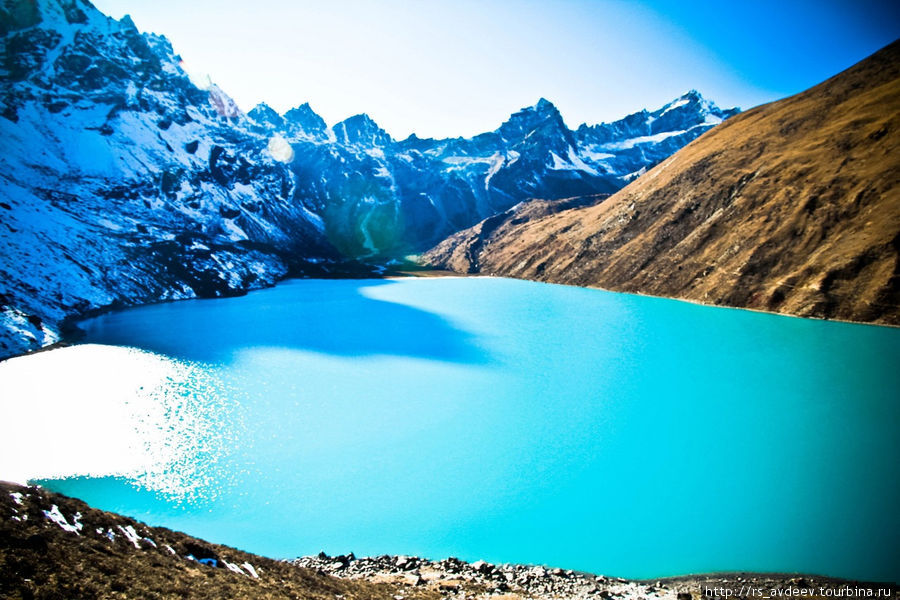 Горное озеро. Гора Эверест (8848м), Непал