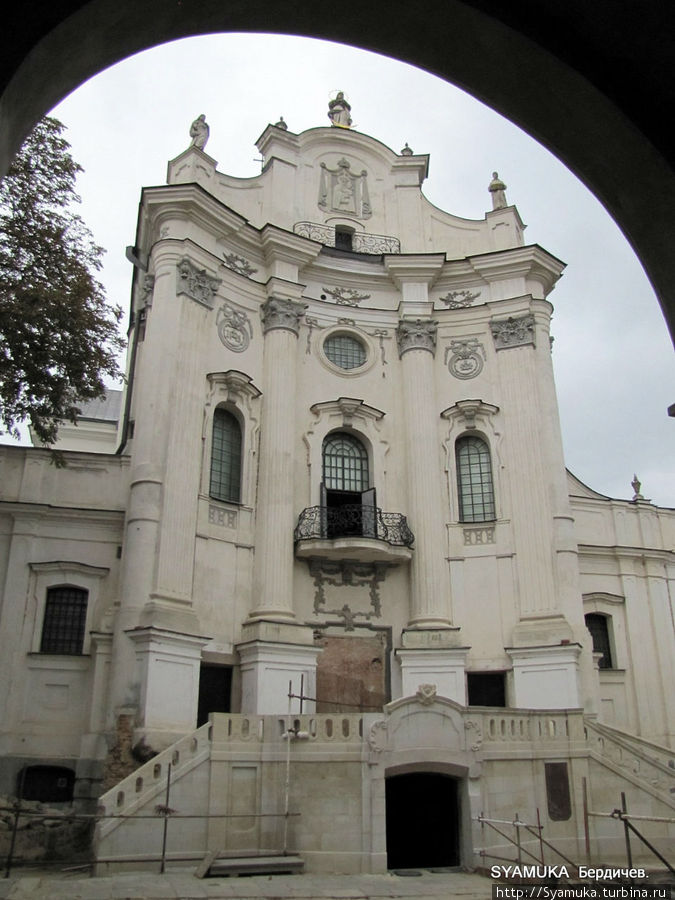 Мариинский костел монастыря. В 1864 монастырь был упразднён. Бердичев, Украина