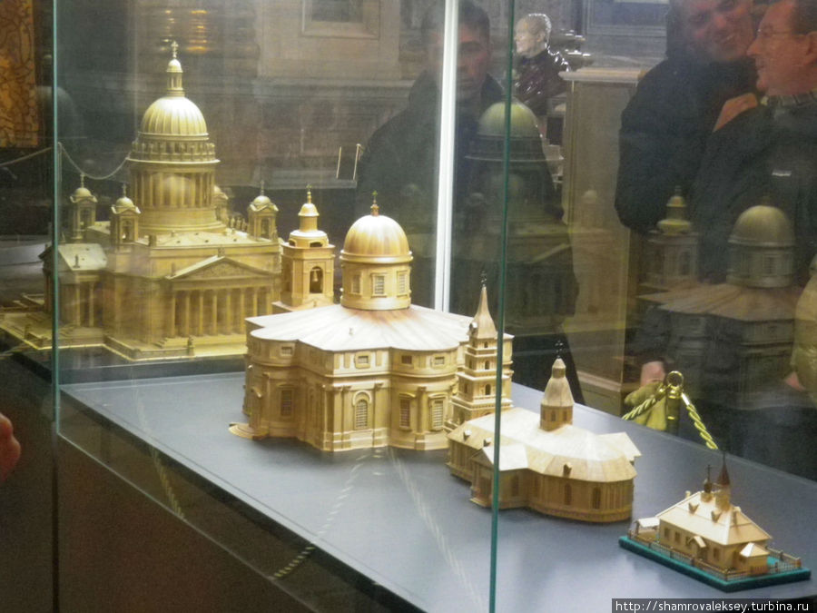 Четыре храма Исаакия Далматского Санкт-Петербург, Россия Четыре храма Исаакия Далматского Санкт-Петербург, Россия