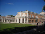 Боковой вид на дворец