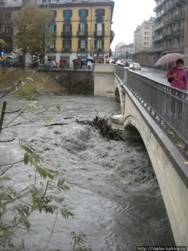 Наводнение в разгаре Турин, Италия