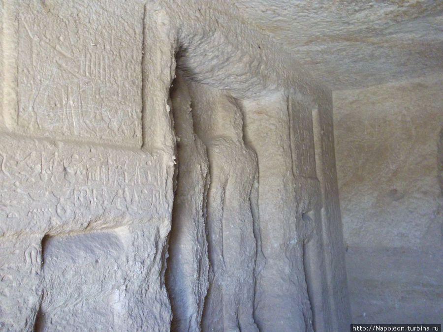 Мастабы и гробницы вырубленные в скальной породе Гиза, Египет