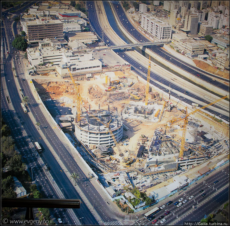 Начало строительства трёх башен. Тель-Авив, Израиль