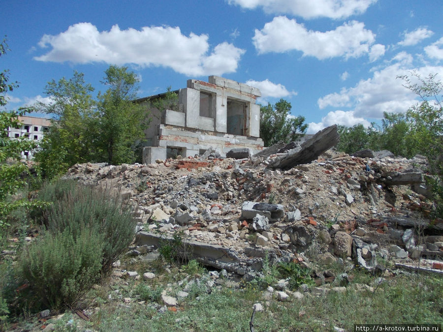 Аркалык (2-я часть): по руинам и улицам советского облцентра Аркалык, Казахстан