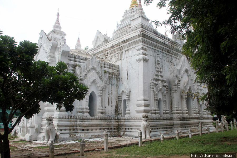 Пагода — вся белая Мингун, Мьянма