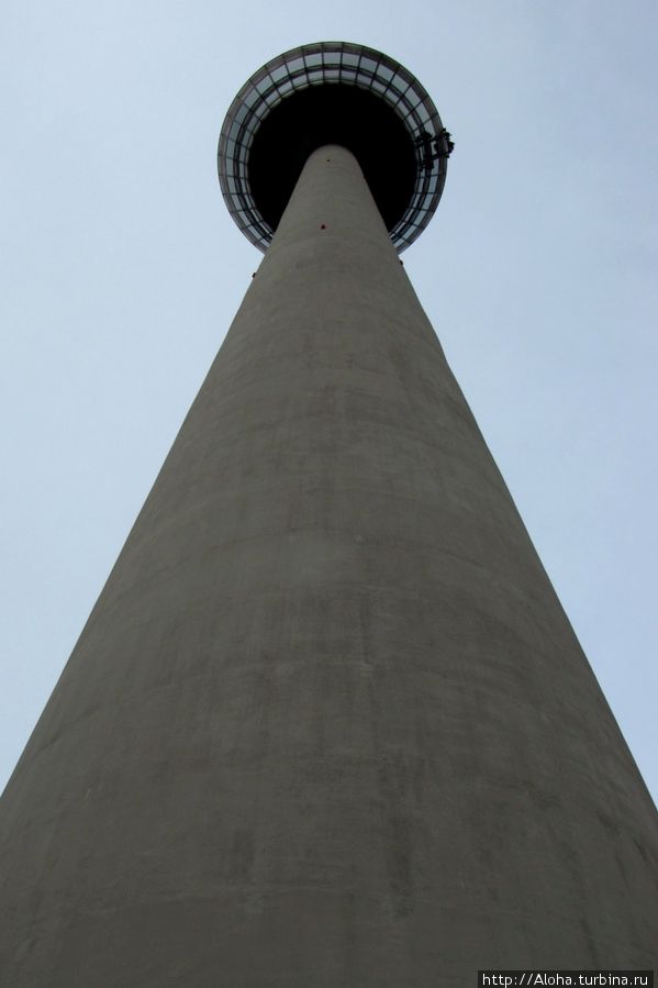 Телебашня. Высота почти 205 метров. Мангейм, Германия
