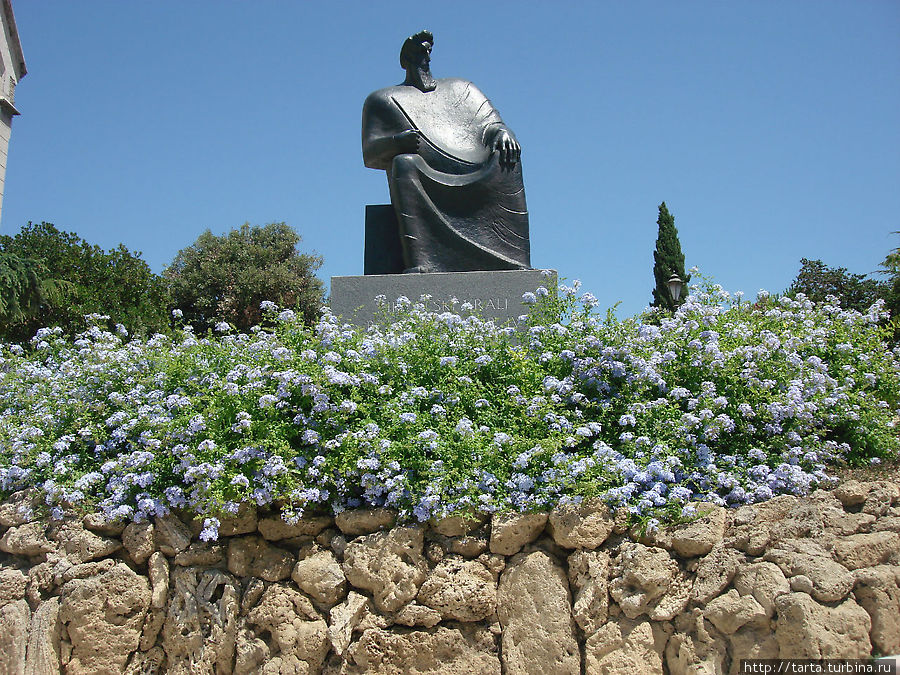 Памятник одному из королей Шибеник, Хорватия
