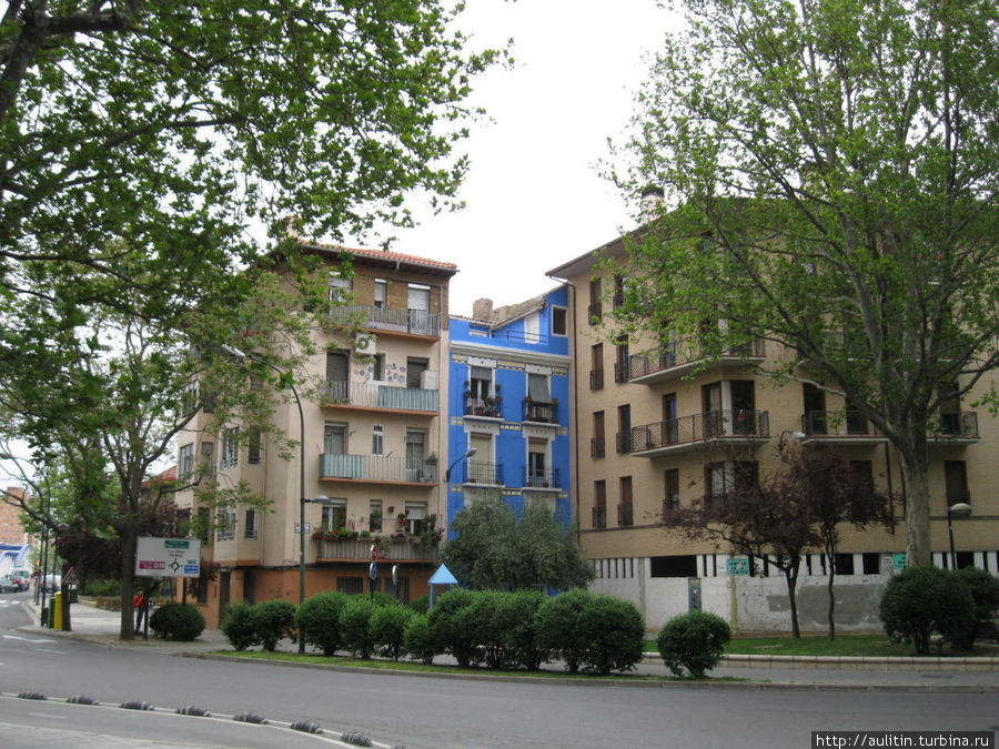 Сарагоса. Красивый синий домик. Сарагоса, Испания