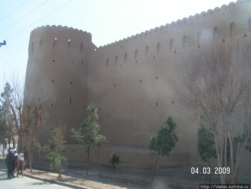 Цитадель и крепостные стены города Йезд / Citadel and city walls of Yazd