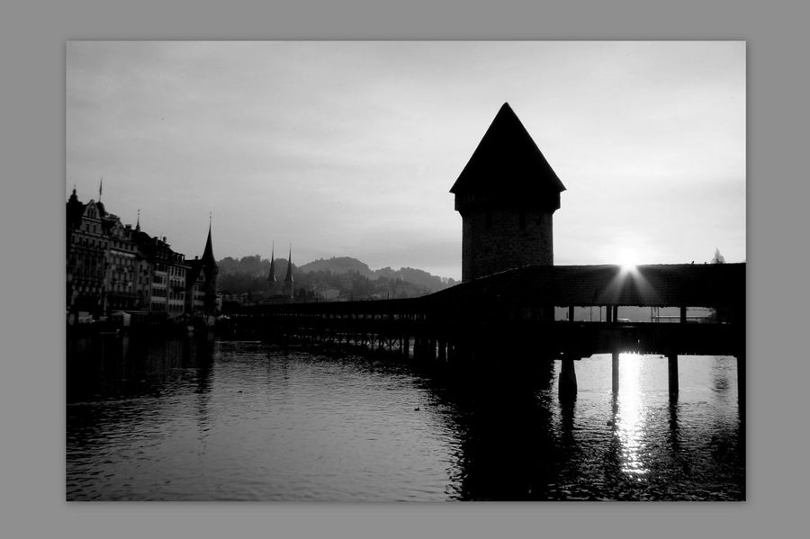 Монохромный взгляд на средневековый Люцерн Люцерн, Швейцария