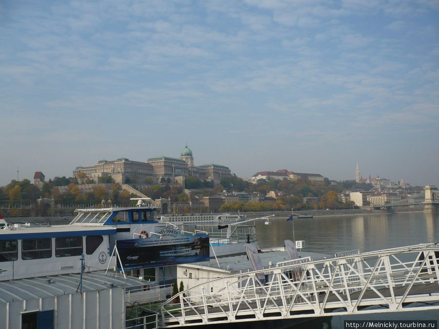 Прогулка по набережной Дуная Будапешт, Венгрия