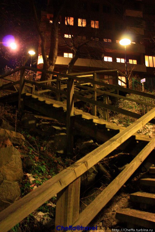 В любом городе, стоящем на холмах, кратчайший путь часто проходит по лестницам. Стокгольм, Швеция