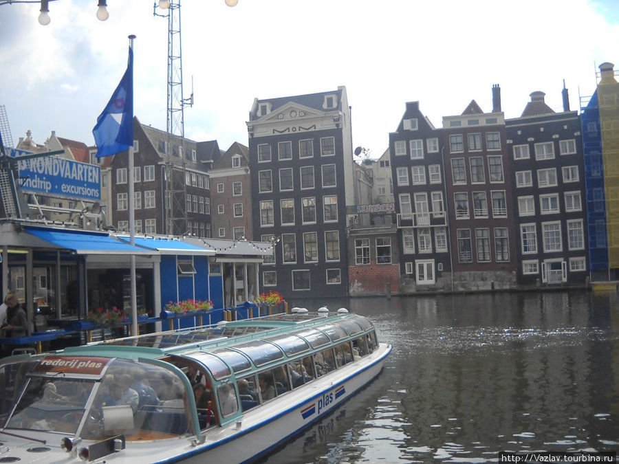 Пристань Амстердам, Нидерланды