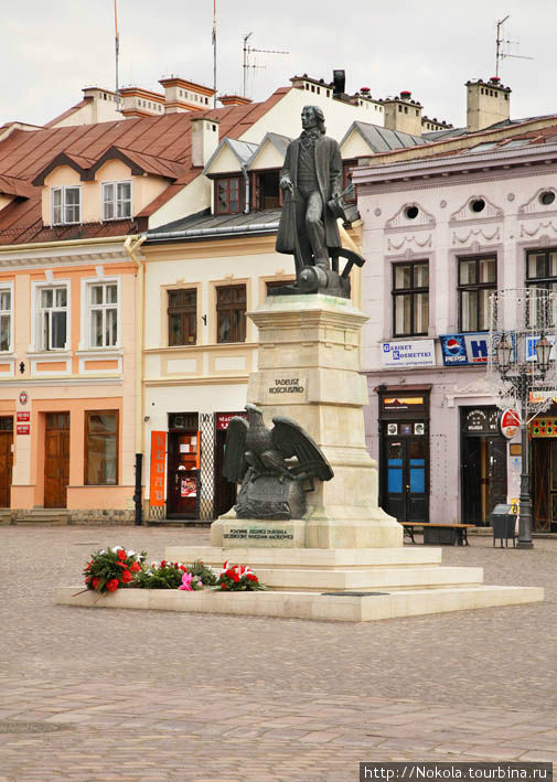 Рыночная площадь. Памятник Тадеушу Костюшко Жешув, Польша
