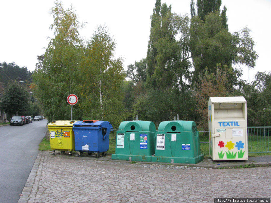 Целая галерея мусорныхящиков Брно, Чехия