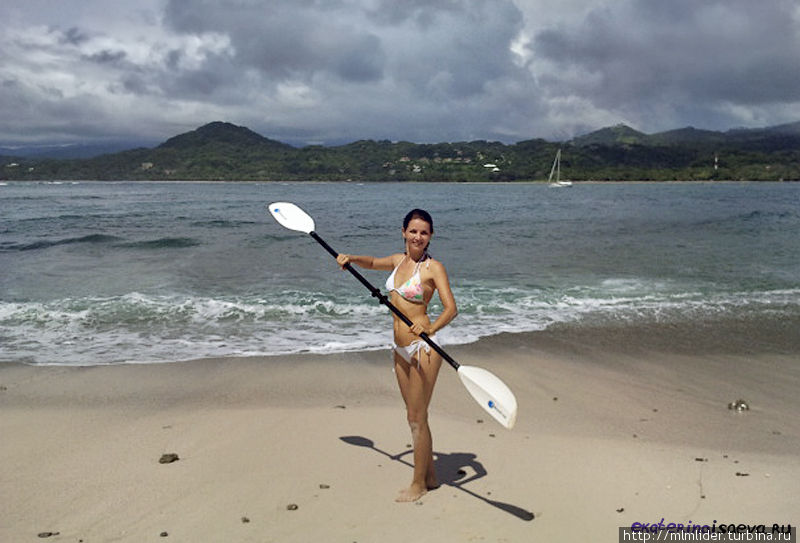 Девушка с веслом Коста-Рика