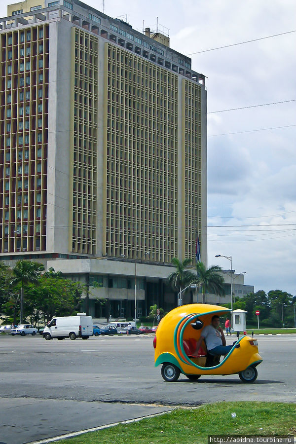 Кокo-такси Гавана, Куба