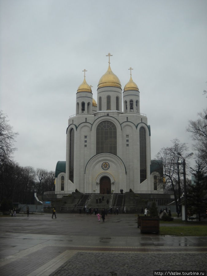 Вид на собор с площади Калининград, Россия