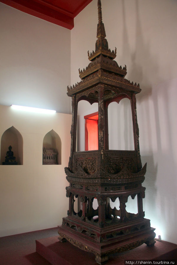 Музей Пхра Нараи Лоп-Бури, Таиланд
