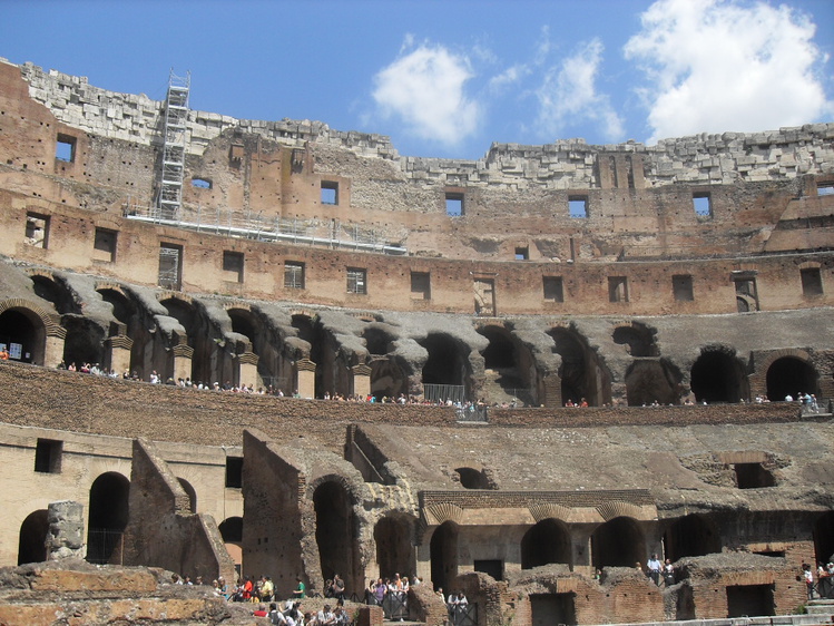 Символ Рима- Колизей.