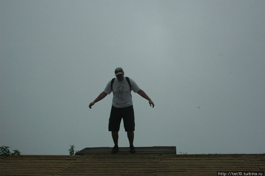 Позади пропасть Позади пропасть