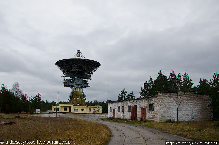 Есть мнения о том, что радиотелескоп РТ-32 или “Сатурн” использовался также для прослушки телефонных переговоров государственного департамента США и базы подводных лодок в Норвегии. Ирбене, Латвия