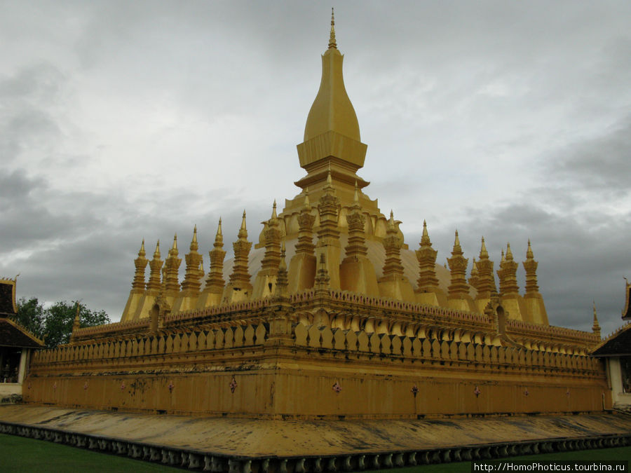 Пха Тхат Луанг Вьентьян, Лаос