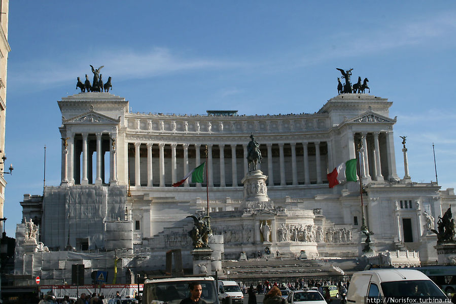 монумент Виктору Эммануилу II Рим, Италия
