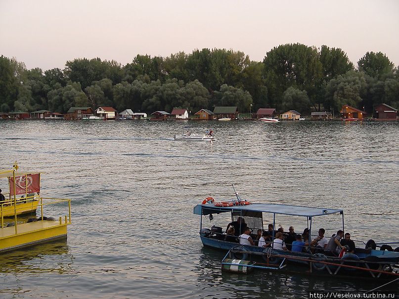 Плавучие ресторанчики и рыбацкие домики на Саве Белград, Сербия