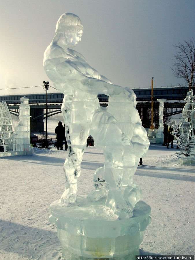 Самсон, разрывающий пасть льва. Но это уже — Петергоф. Самсон, разрывающий пасть льва. Но это уже — Петергоф.
