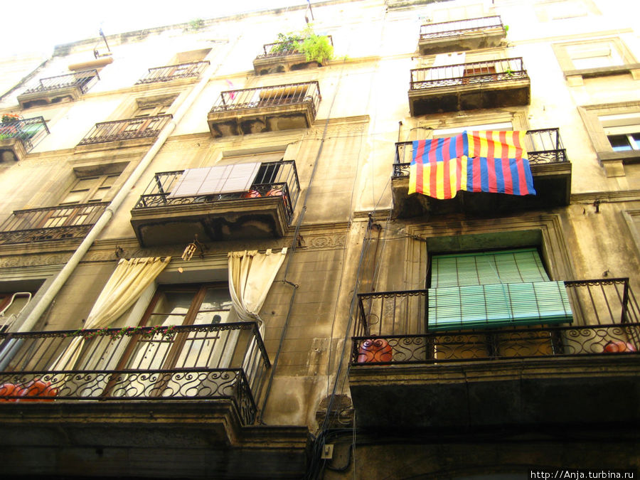 Балконы Готического квартала Барселона, Испания