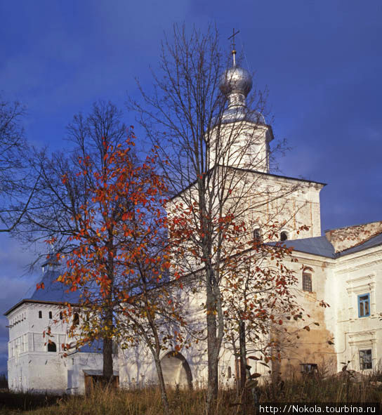 Валдайский Иверский Богородицкий Святоозерский монастырь. Надвратная церковь Архистратига Михаила