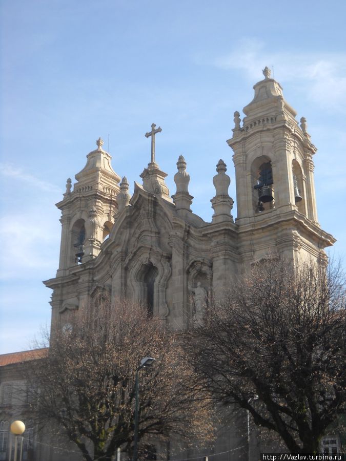 Парадный фасад церкви Брага, Португалия