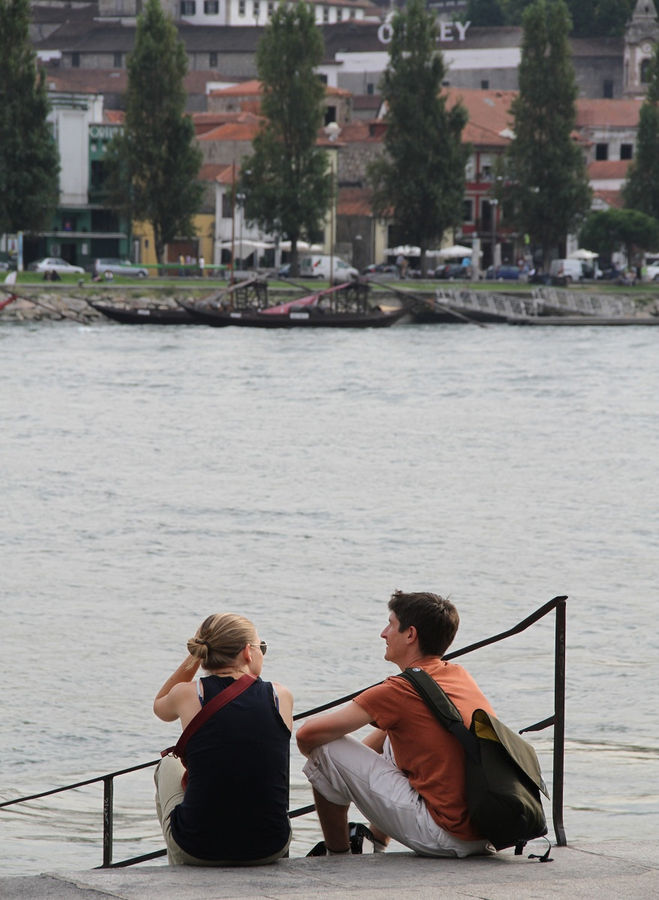 Двое. А может это любовь? Двое. А может это любовь?