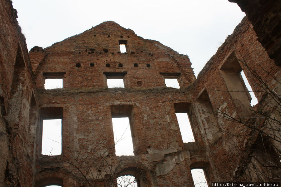 Развалины резеденции рода Сапег Ружаны, Беларусь