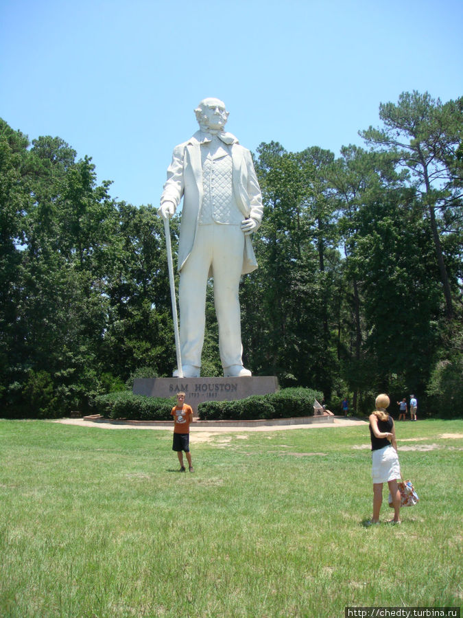 Говорят самый большой памятник человеку в США Хантсвилл, CША