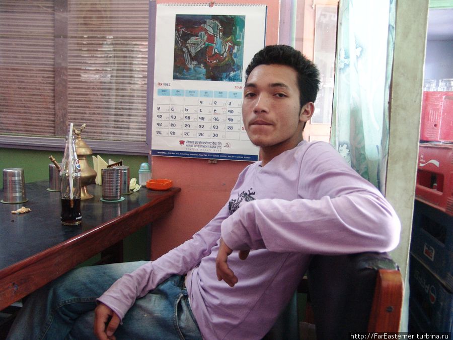 Парень из Тансена, я с ним познакомился в ресторане на первом этаже отеля Баджра Тансен, Непал