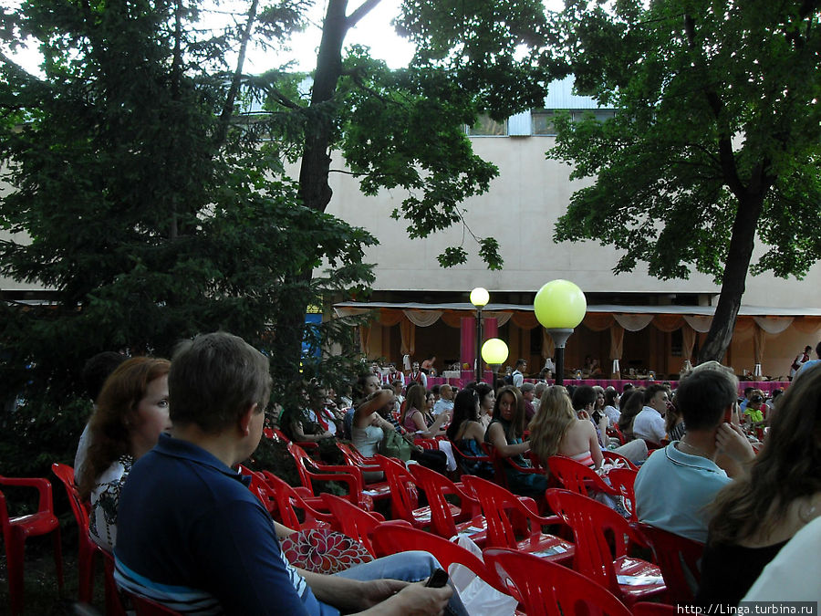 Джазовые концерты проходят летом по четвергам в парке усадьбы Сандецкого Казань, Россия