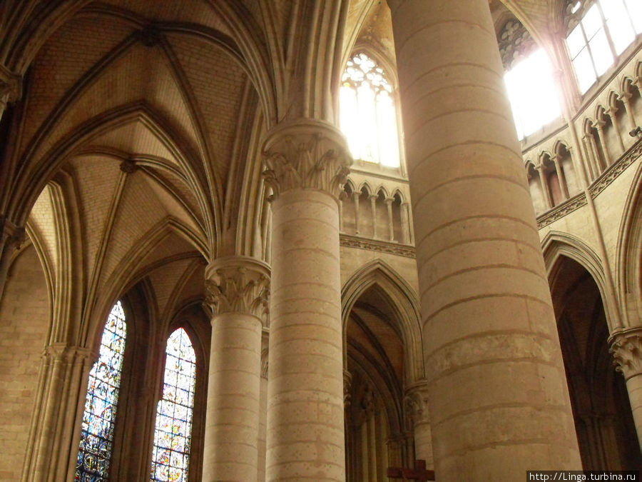 Собор Нотр-Дам де Руан Руан, Франция Собор Нотр-Дам де Руан Руан, Франция