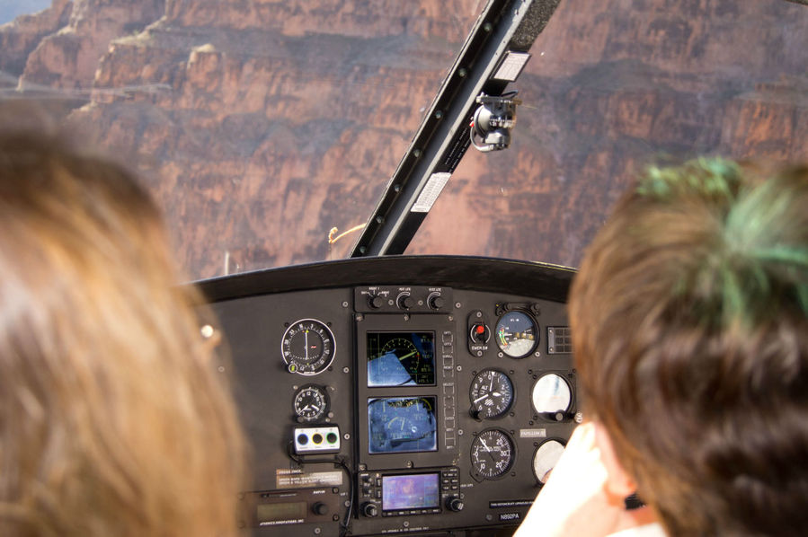 Летим на вертолете по Гранд каньону Гранд Каньон Виллидж, CША