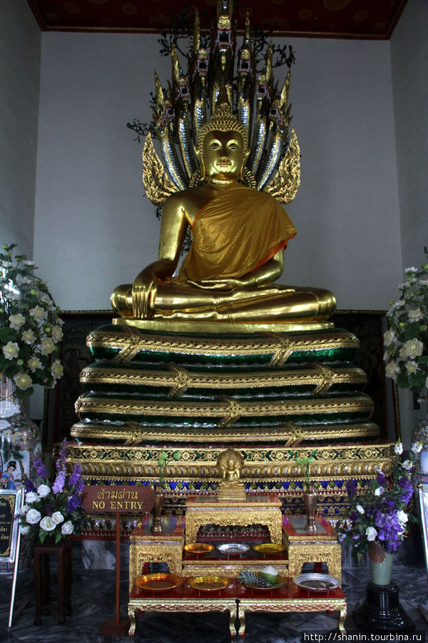 Коллекция буддистской скульптуры в Ват По Бангкок, Таиланд