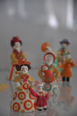 Самые популярные персонажи в экcпозиции мелкой пластики — от мастеров дымковской глиняной игрушки: каждый — яркий и с характером!