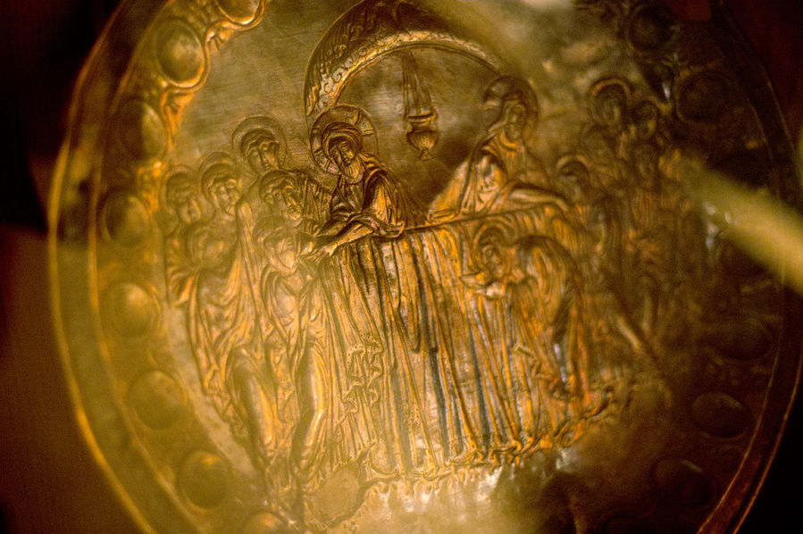 Что-то византийское золотое. Что-то византийское золотое.