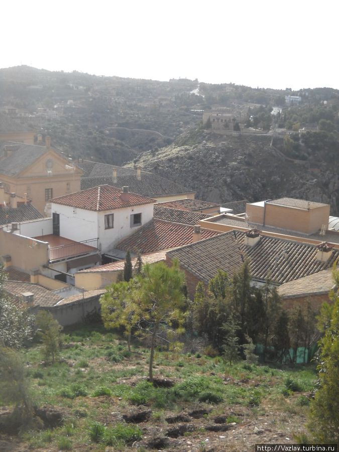 Над крышами Толедо, Испания Над крышами Толедо, Испания